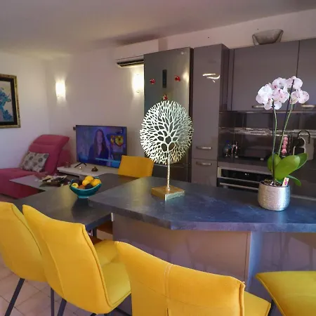 Apartment Somptueux T2 Climatise Avec Terrasse Et Parking A - Fr-1-472a-283 Sète
